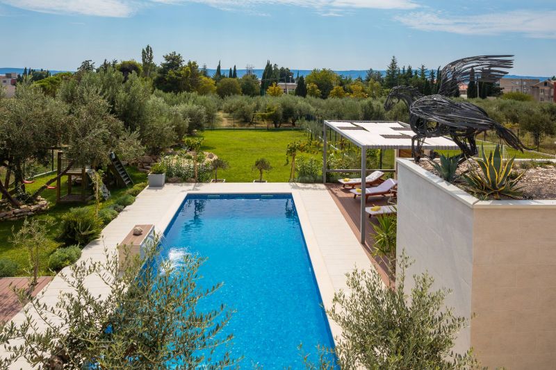 Luksuzna hiša z bazenom, jacuzzijem in saunom, Kaštel Lukšić, Dalmacija, Hrvaška
